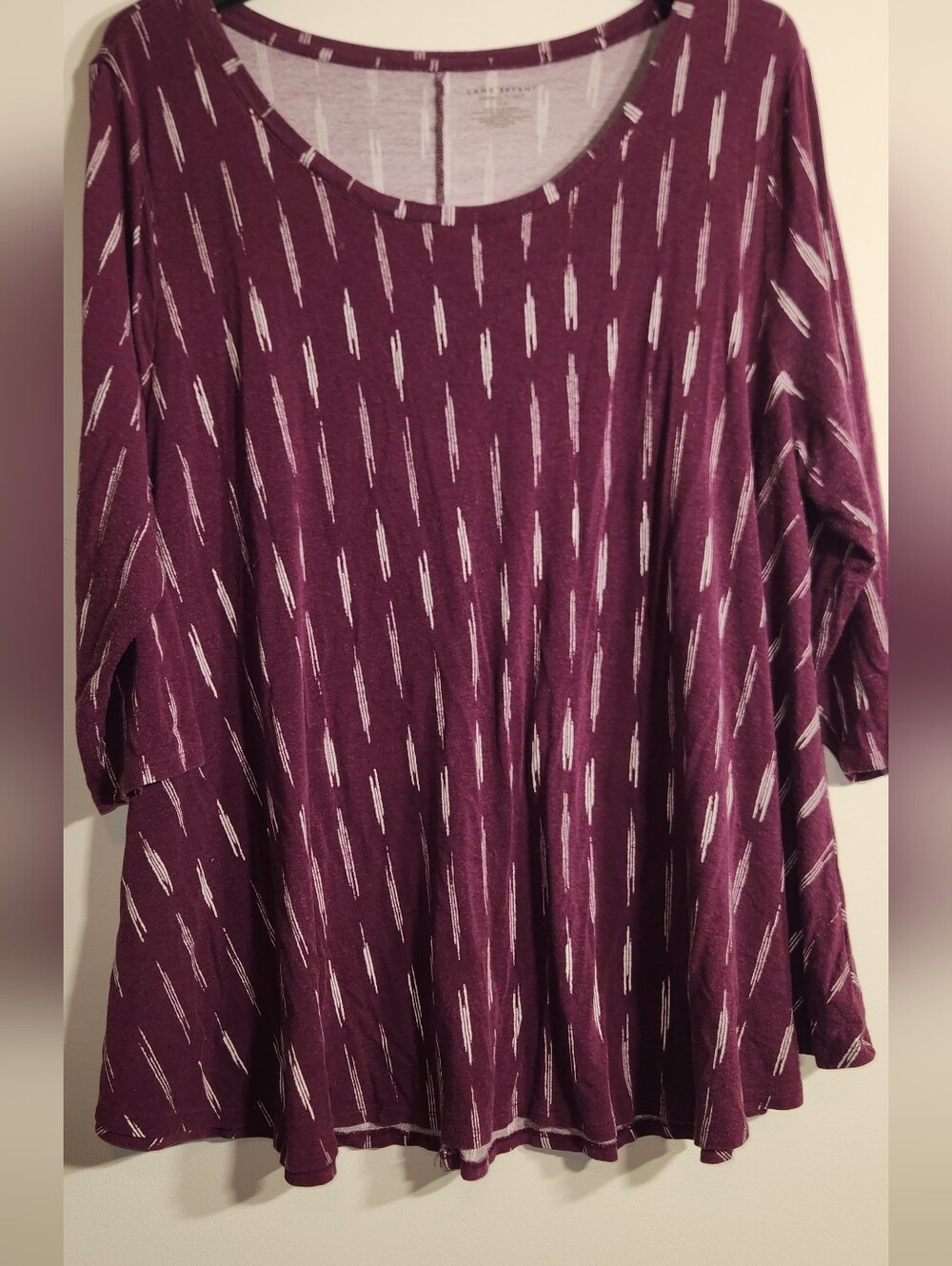 Lane Bryant Plum Maroon Scoop Neck Tunic with White Dash Print. Very Soft. 22/24